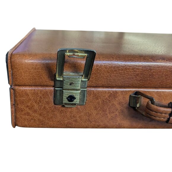 Vintage 1950/1960s Faux Leather Briefcase w locking latch - 2 keys included - Picture 15 of 16